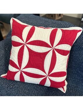 Vtg. Pottery Barn Quilted EURO Pillow Cover Red Ivory Holiday Patchwork Stripe